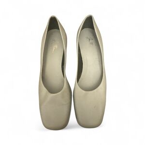 Chic Cream Women's Loafers